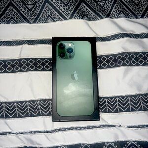 APPLE PRODUCTS JUST THE BOX!!!